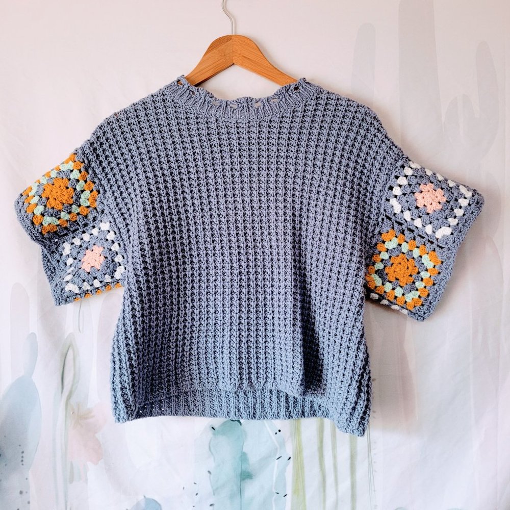 Crewneck Crochet Pullover Sweater Size M